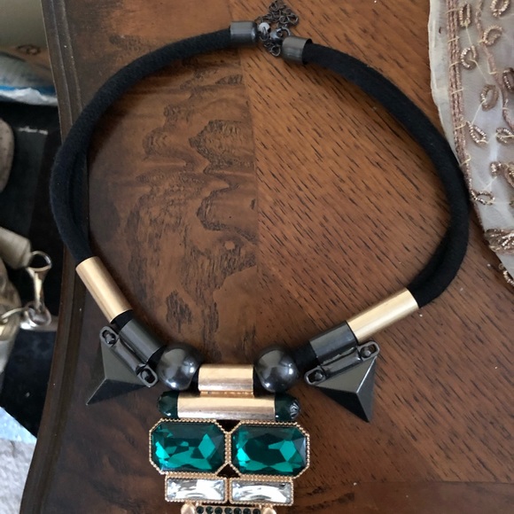 Statement necklace - Picture 1 of 3